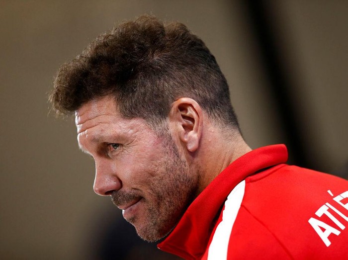 MADRID, SPAIN - SEPTEMBER 26:  Head coach Diego Pablo Simeone of Atletico de Madrid attends questions from the media during a press conference ahead of the UEFA Champions League Group C match between Atletico de Madrid and Chelsea FC at Wanda Metropolitano stadium on September 26, 2017 in Madrid, Spain.  (Photo by Gonzalo Arroyo Moreno/Getty Images)