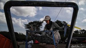Dilema Pemulung Jakarta di Tengah Pandemi Corona