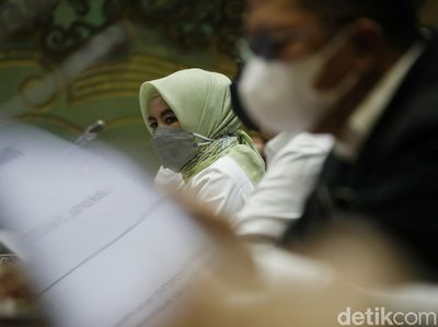 Dirut Pertamina Raker Bareng DPR Bahas Kebakaran Kilang Minyak