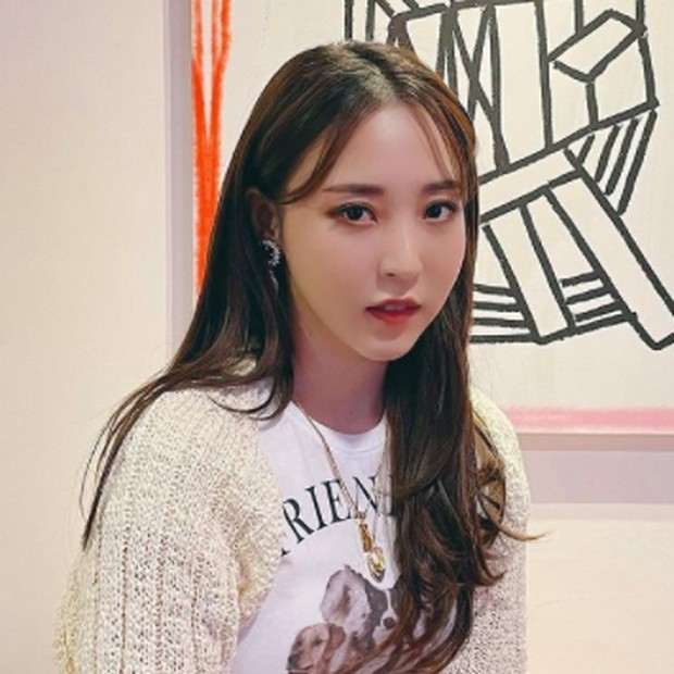 foto: Earth-tone Eyes Color ala Moonbyul/instagram.com/@mo_onbyul foto: Earth-tone Eyes Color ala Moonbyul/instagram.com/@mo_onbyul