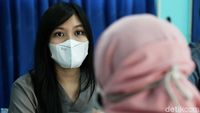 Momen Para Guru di Jakarta Divaksin Corona