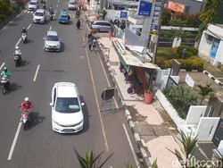 Pejalan Kaki Harapkan JPO Balai Kota Depok Bebas Parkir Liar Selamanya