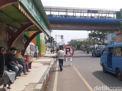 Parkir Liar yang Halangi JPO Balai Kota Depok Hilang!