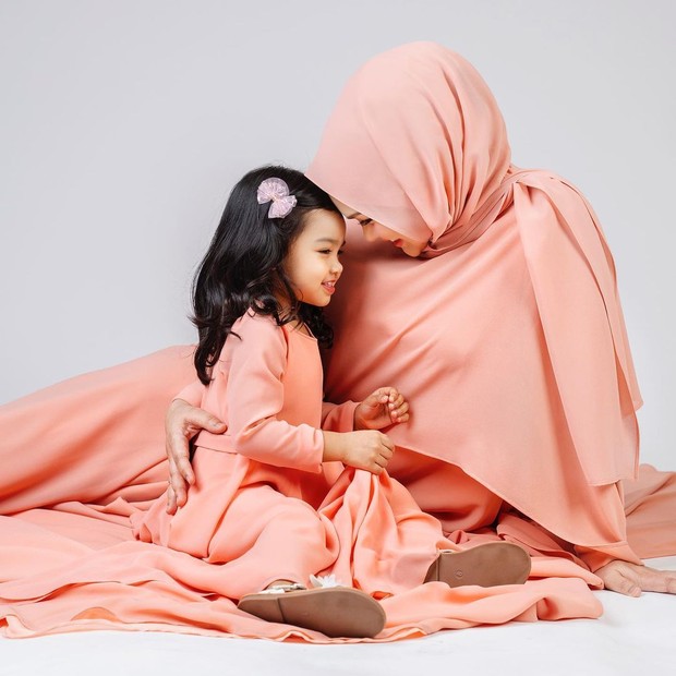 Foto maternity ala Siti Nurhaliza.