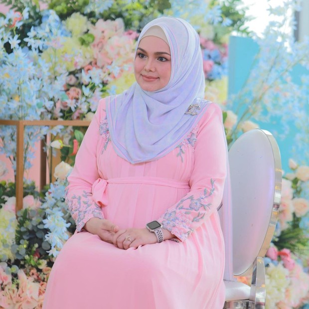 Maternity shoot ala Siti Nurhaliza.