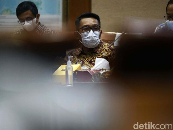 Ridwan Kamil Cs Bahas RUU Energi Baru dan Terbarukan di DPR