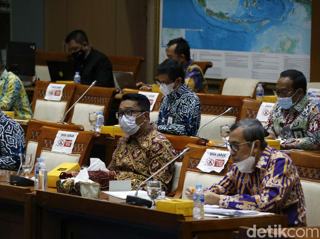 Janji (Palsu) Transisi Energi Janji (Palsu) Transisi Energi