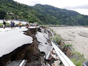 Jokowi Minta Basuki Perbaiki Infrastruktur Rusak karena Bencana NTT