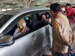 Vaksinasi Drive Thru Gratis di Depok, Tapi Kok Sepi?