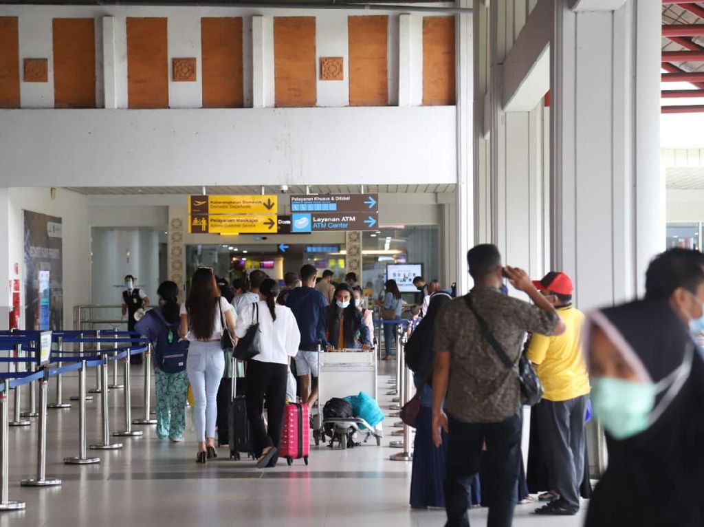 Tarif Swab PCR - Antigen Turun, Jumlah Penumpang Bandara Ngurah Rai Meningkat