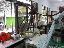 Dirintis H. Abdulrahman dengan Pikulan, Kini Soto Ayam Lombok Punya Banyak Cabang