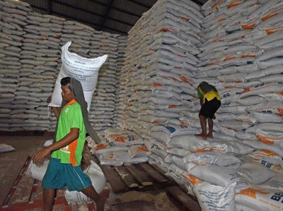 Jelang Ramadhan, Stok Beras Bulog Dipastikan Aman