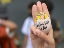 Taktik Baru, Demonstran Antikudeta Myanmar Protes dengan Telur Paskah