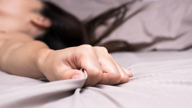 Tidak seperti penetrasi dengan menggunakan sex toys atau penis, fingering dapat menjadi alternatif menyenangkan untuk kamu dan pasangan yang dapat memberimu kendali penuh atas tekanan dan sensasi yang diberikan.