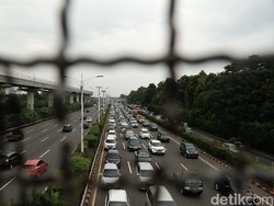 Waspada! 3 Titik di Tol Jagorawi Arah Jakarta Macet