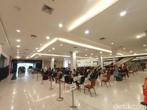 1.000 Karyawan Mal di Karawang Jalani Vaksinasi COVID-19 Dosis Pertama