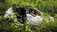 Heningnya Kampung Cigobang yang Mati Tak Berpenghuni