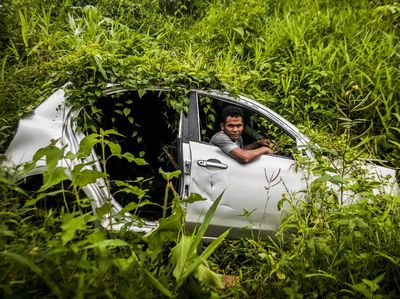 Heningnya Kampung Cigobang yang Mati Tak Berpenghuni