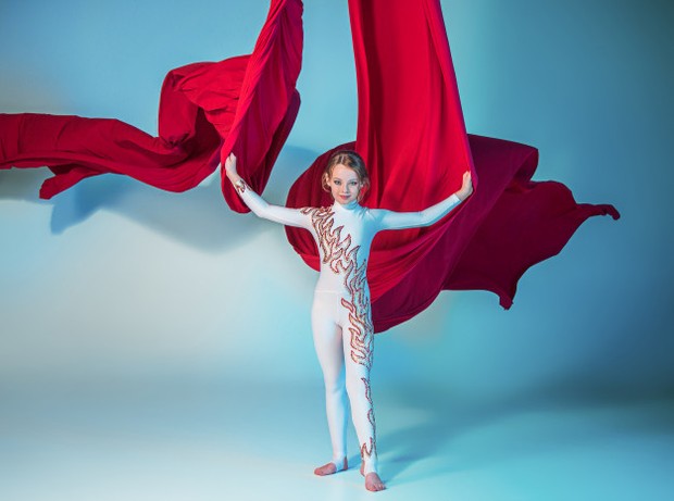 Ilustrasi pemain sirkus.