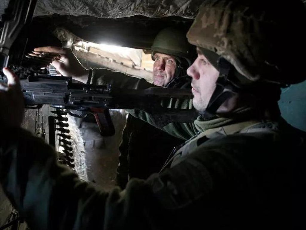 Krisis Migran, Ukraina Kirim Ribuan Pasukan ke Perbatasan Belarusia Krisis Migran, Ukraina Kirim Ribuan Pasukan ke Perbatasan Belarusia