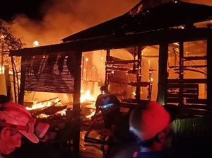 Kebakaran Hanguskan 10 Rumah di Bone Sulsel, 2 Warga Tewas