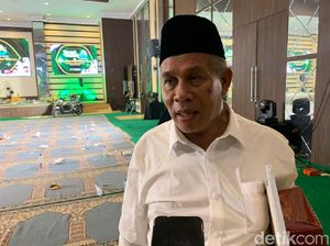 KH Marzuki Mustamar Belum Terima Surat Pemberhentian dari PBNU KH Marzuki Mustamar Belum Terima Surat Pemberhentian dari PBNU