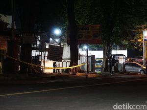 Polisi Kejar Pemilik Koper Misterius yang Sempat Diduga Berisi Bom Polisi Kejar Pemilik Koper Misterius yang Sempat Diduga Berisi Bom