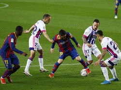 Barcelona Beruntung Bisa Menang Lawan 10 Pemain Valladolid