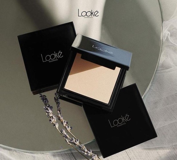 Looke Cosmetics Holy Perfecting Pressed Powder/source:instagram.com/lookecosmetics