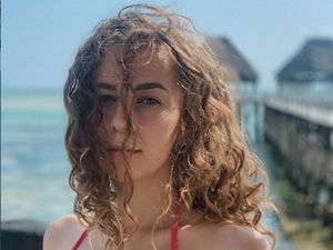 10 Foto Model yang Ditangkap karena Pose Tanpa Busana di Dubai