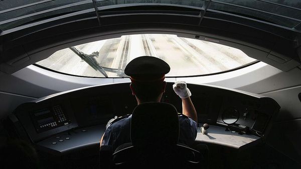 Begini Canggihnya Kereta Cepat China