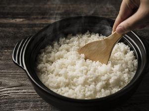 Berat Badan Turun dan Tetap Makan Nasi? Bisa-bisa Saja, Ini Kata Dokter Gizi Berat Badan Turun dan Tetap Makan Nasi? Bisa-bisa Saja, Ini Kata Dokter Gizi