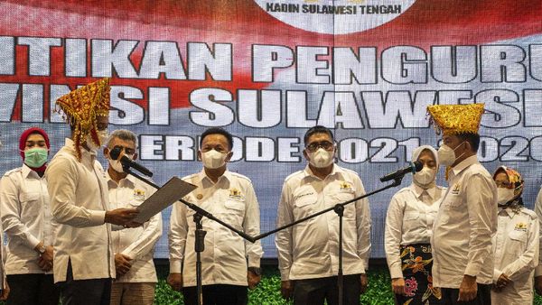 Momen Anindya Bakrie Lantik Pengurus Kadin Sulteng