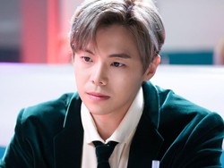 9 Gaya Mewah Park Eun Seok Logan Lee yang Meninggal di The Penthouse 2