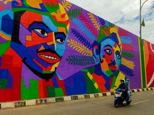 Penampakan Warna-warni Mural di Flyover Gaplek Tangsel