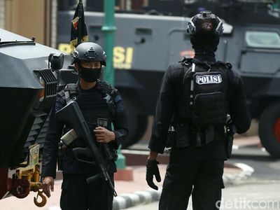 Penjagaan Mabes Polri Diperketat