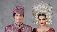 7 Pesona Artis Cantik Indonesia Pakai Suntiang Minang saat Nikah, Manglingi