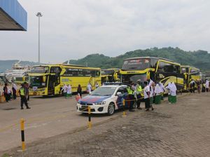 Kedatangan 297 Santriwati, Otoritas Pelabuhan Lembar Perketat Prokes Kedatangan 297 Santriwati, Otoritas Pelabuhan Lembar Perketat Prokes