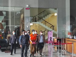 Tangan Terborgol, Crazy Rich Samin Tan Bungkam Saat Ditahan KPK