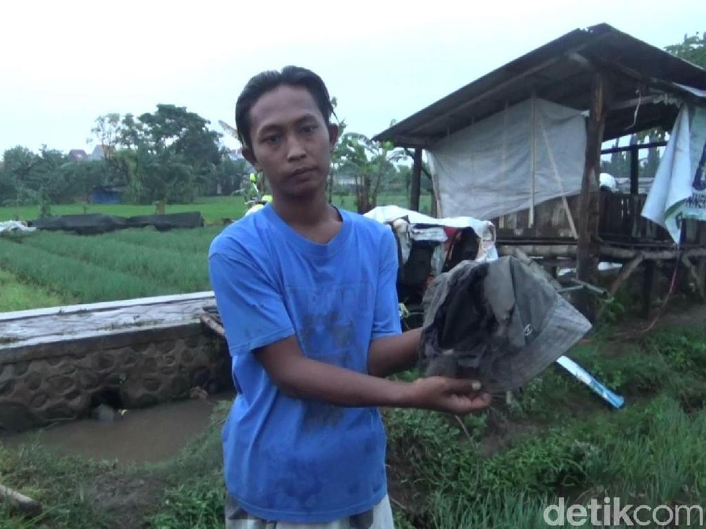 Tiga Petani di Kota Probolinggo Tersambar Petir, Satu Orang Tewas Tiga Petani di Kota Probolinggo Tersambar Petir, Satu Orang Tewas