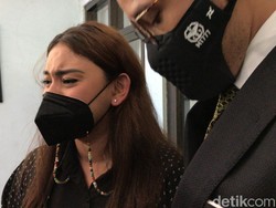 Jadi Korban KDRT, Kenapa Thalita Latief Tak Lapor Polisi?