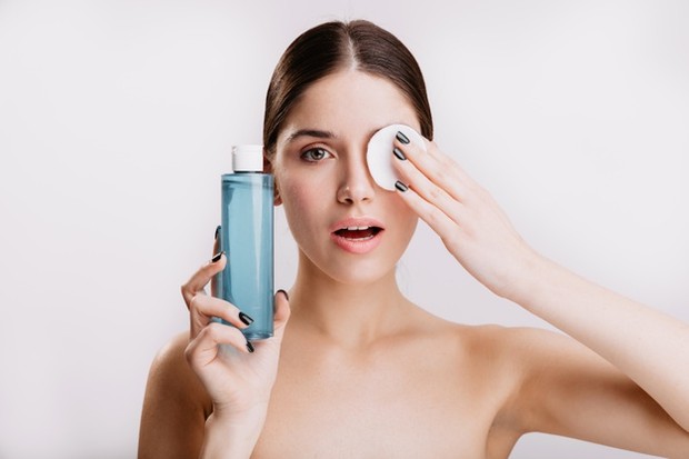 Tidak cermat memilih exfoliating toner dari segi kandungan acid nya/freepik.com