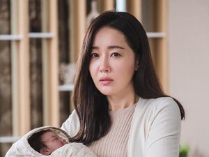 Aktris Uhm Ji Won Cerai Setelah 7 Tahun Nikah