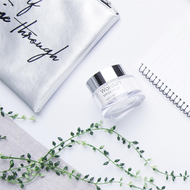 wardah white secret vs lightening series