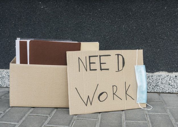 Ada banyak pengangguran di luar sana yang sangat membutuhkan pekerjaan.