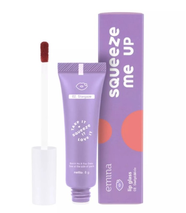 Emina Squeeze Me Up Lip Glass/lazada.co.id/emina Kemasan travel friendly lip glass terbaru ini enggak akan nyusahin kamu buat reaplly kapan saja.