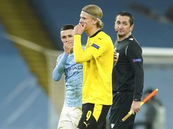 Hakim Garis Kasih Haaland Kartu Kuning... untuk Minta Tanda Tangan!