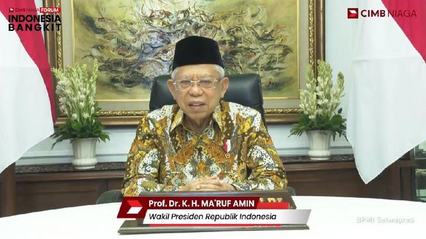 Wakil Presiden Republik Indonesia K.H. Ma’ruf Amin menyampaikan keynote speech pada Forum Indonesia Bangkit seri pertama yang digagas CIMB Niaga dengan tema “Strategi Sektor Kesehatan untuk Percepatan Pemulihan Ekonomi”, Selasa (6/4/2021). Forum ini menjadi ruang virtual bagi nasabah CIMB Niaga dan masyarakat untuk memperoleh informasi terbaru, perkembangan terkini, dan insight yang relevan dengan lintas sektor usaha. Acara juga dihadiri oleh Menteri Kesehatan Republik Indonesia Budi Gunadi Sadikin, Presiden Direktur CIMB Niaga Tigor M. Siahaan, serta nara sumber utama lainnya yang menekankan pentingnya membangun optimisme dan berkolaborasi dalam rangka pemulihan ekonomi untuk Indonesia bangkit. Arsip foto.CIMB Niaga