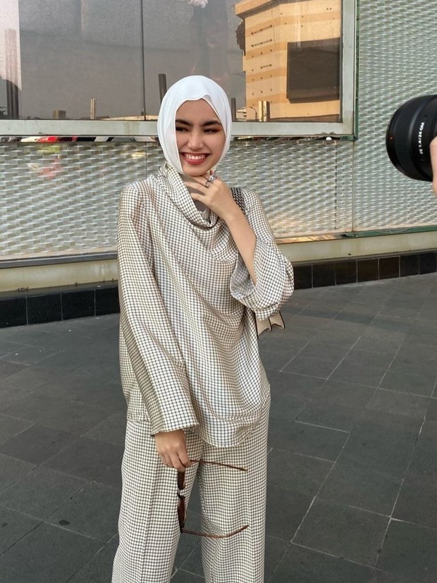 foto: One-Set Blouse dengan Cullote Motif Gingham/instagram.com/@sahsfir foto: One-Set Blouse dengan Cullote Motif Gingham/instagram.com/@sahsfir