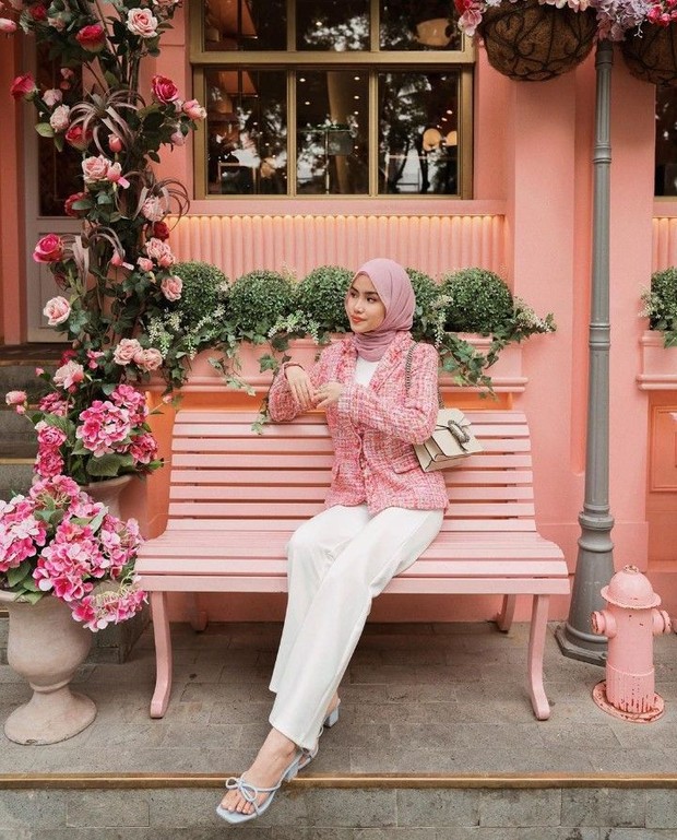 foto: Paduan Manis Crochet Pink Blazer/instagram.com/@sashfir foto: Paduan Manis Crochet Pink Blazer/instagram.com/@sashfir